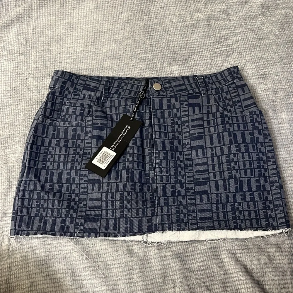 White Fox Power Hour Mini Skirt Size M Navy Logo Print
